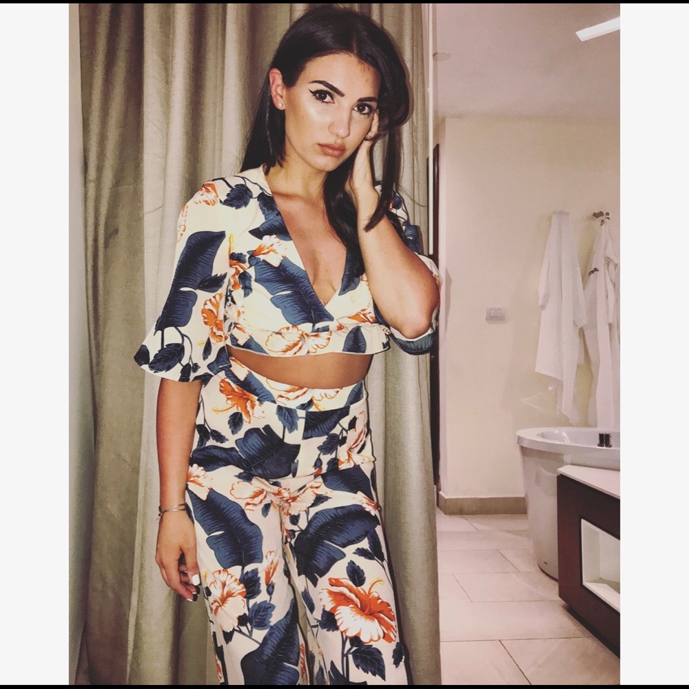 Pretty little thing 2 piece tropical co-ord